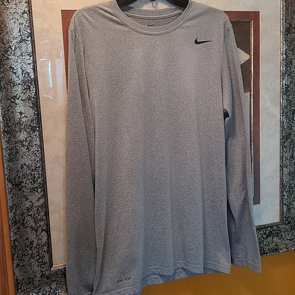 NIKE GRAY DRI-FIT TEE SHIRT